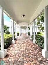 2221 NE 68th St in Fort Lauderdale, FL - Foto de edificio - Building Photo