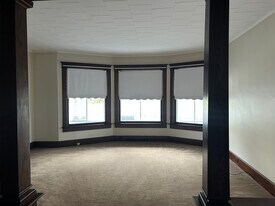 2 Romeyn Ave, Unit Floor 1 in Amsterdam, NY - Building Photo