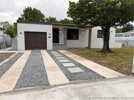 1025 NW 148th St in Miami, FL - Building Photo