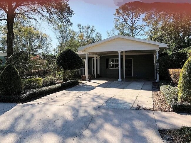 property at 1540 Oneco Ave