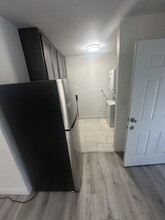 5447 Blackwelder St, Unit 4 in Los Angeles, CA - Building Photo - Building Photo