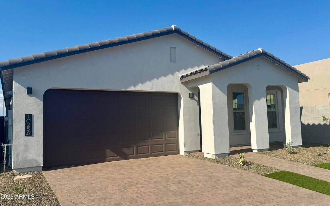 10258 E Utopia Ave in Mesa, AZ - Building Photo