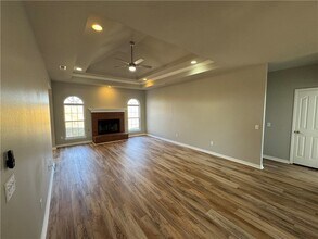 314 Center Dr in Lowell, AR - Building Photo - Building Photo