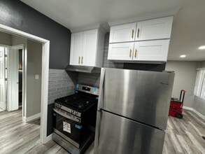 147xx Sylvan St in Van Nuys, CA - Building Photo - Building Photo