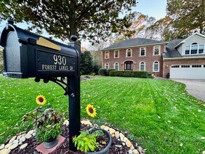 930 Forest Lakes Dr in Chesapeake, VA - Building Photo - Building Photo