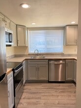 5517 108th Avenue Ct E in Puyallup, WA - Foto de edificio - Building Photo