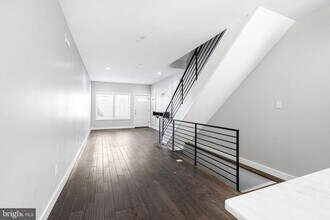 2122 Sears St in Philadelphia, PA - Building Photo - Building Photo