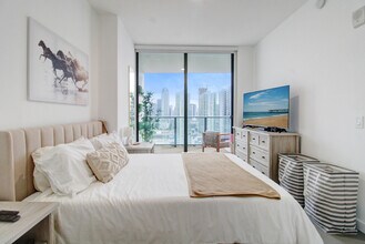 1600 NE 1st Ave, Unit 2207 in Miami, FL - Building Photo - Building Photo