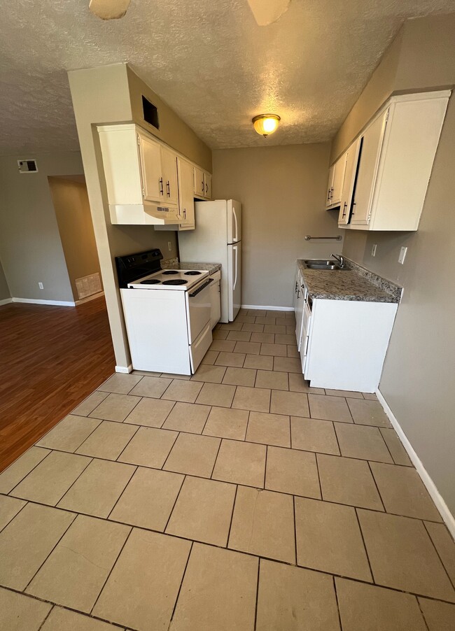 property at 3104 Fordhaven Rd