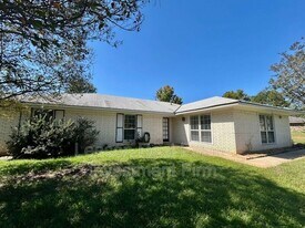 302 Avenida Dr in Haughton, LA - Building Photo