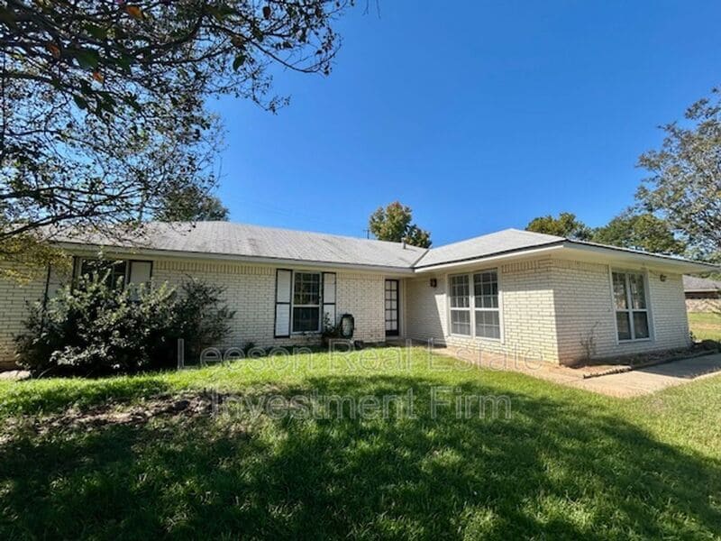 302 Avenida Dr in Haughton, LA - Building Photo