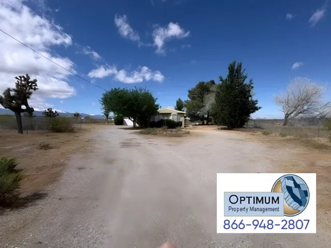 14372 Lager Rd in Phelan, CA - Building Photo - Building Photo