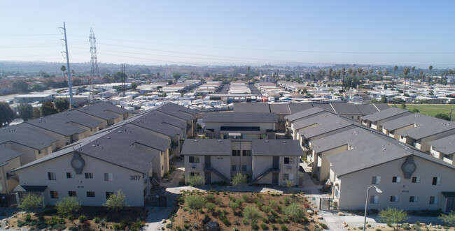 Orange Glen Apartments in Chula Vista, CA - Building Photo - Building Photo