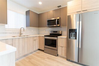 431 NW 47th St in Miami, FL - Building Photo - Building Photo