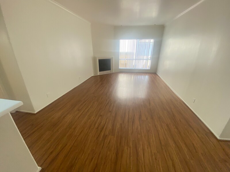 5405 Kester Ave in Los Angeles, CA - Building Photo