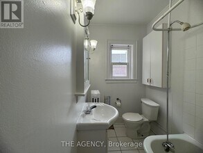 846-846 Broadview Ave in Toronto, ON - Building Photo - Building Photo