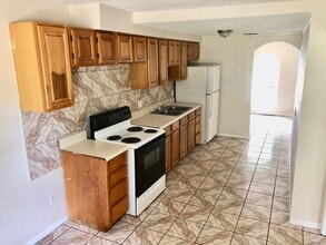 5740 9th St in Zephyrhills, FL - Building Photo - Building Photo