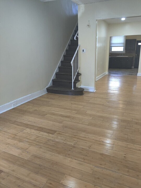 4920 N Hutchinson St in Philadelphia, PA - Building Photo