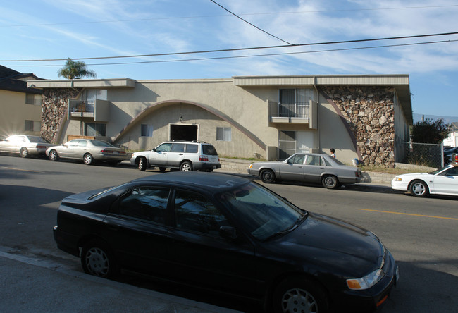 6616 Abrego Rd in Goleta, CA - Foto de edificio - Building Photo