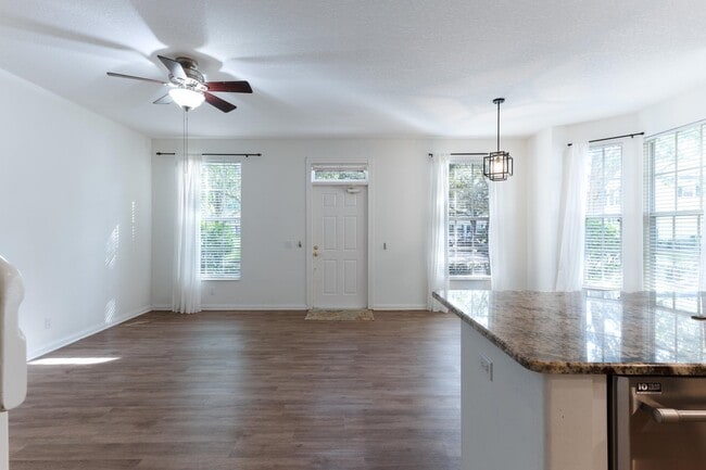 340 Jacaranda Dr in Jupiter, FL - Foto de edificio - Building Photo