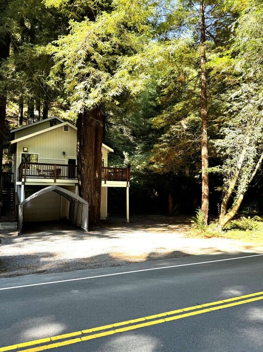 1025 Cazadero Hwy in Cazadero, CA - Building Photo