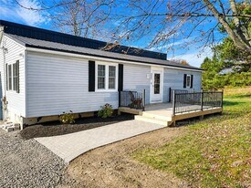 6535 Town Hall Rd in Auburn, NY - Building Photo