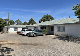 1305 San Mateo Blvd SE in Albuquerque, NM - Building Photo - Building Photo