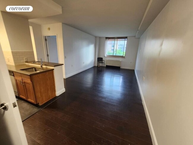 327 E 101st St in New York, NY - Building Photo - Building Photo