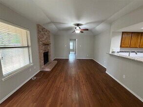 8009 Tuscarora Trail in Austin, TX - Building Photo - Building Photo