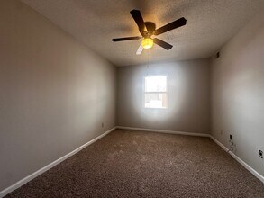 4005 McIntosh St, Unit 4005-F in Greensboro, NC - Building Photo - Building Photo