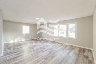 1028 Randolph St in Leavenworth, KS - Foto de edificio - Building Photo