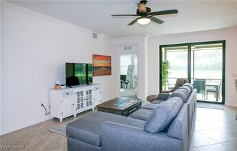 12035 Hawthorn Lake Dr in Ft. Myers, FL - Foto de edificio - Building Photo