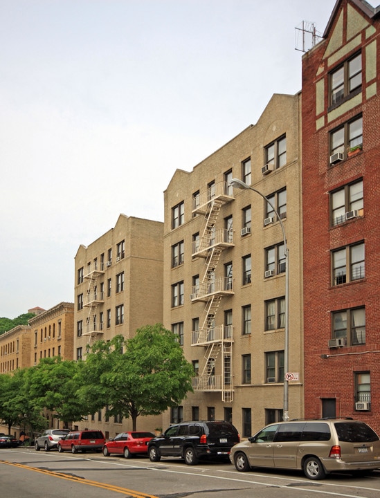 20 SEAMAN AVE in New York, NY - Building Photo