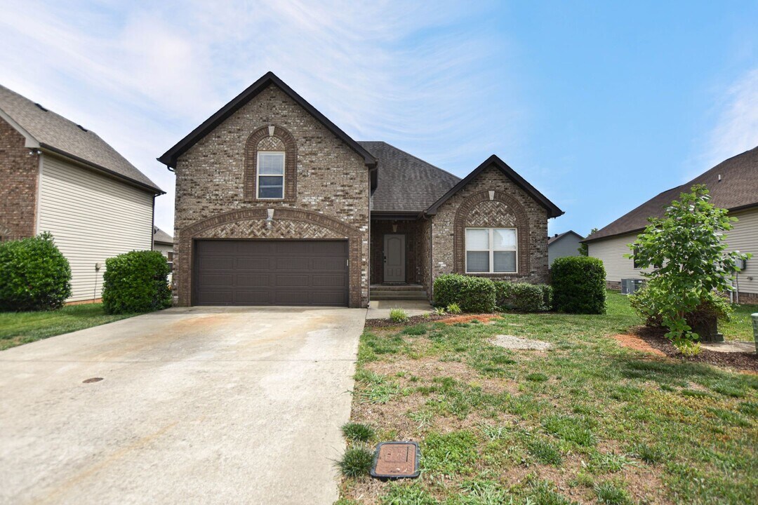 636 White Face Dr in Clarksville, TN - Building Photo