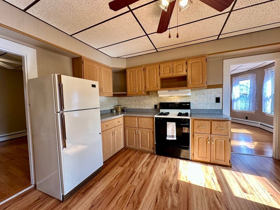 6 Trull St, Unit 1R in Somerville, MA - Foto de edificio