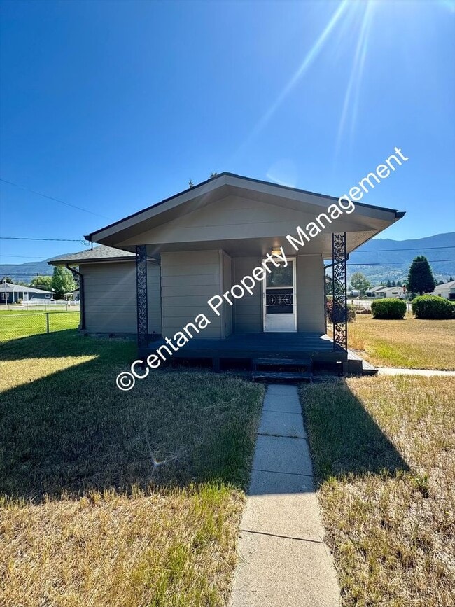 property at 3645 Banks St