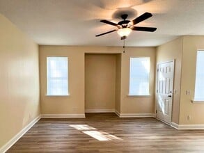 818 Davis Ave in Kingsland, GA - Building Photo - Building Photo