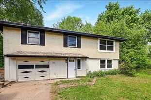 690 Greene Ave N in St. Paul, MN - Building Photo