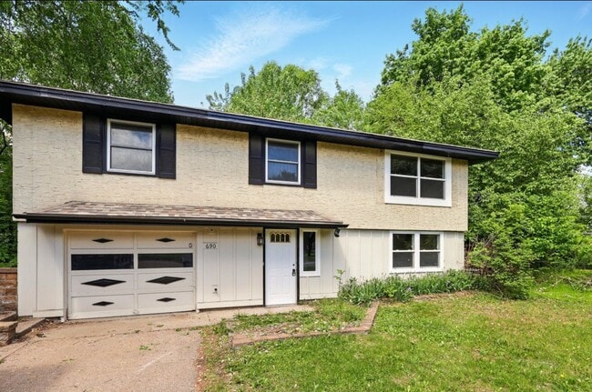 property at 690 Greene Ave N