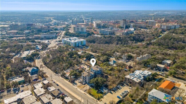 1005 N LBJ Dr in San Marcos, TX - Building Photo - Building Photo