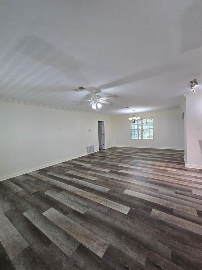 1132 18th Ave N in Texas City, TX - Foto de edificio - Building Photo