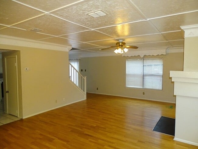 6859 Flaming Ridge Dr in Converse, TX - Building Photo - Building Photo