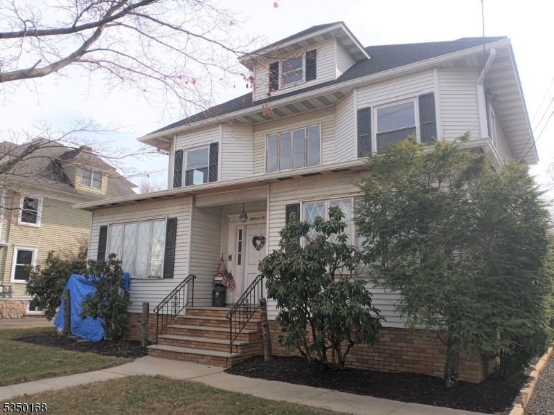 18 W Union Ave in Bound Brook, NJ - Building Photo