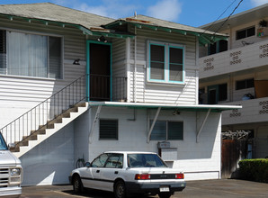 746 Paani St in Honolulu, HI - Building Photo - Building Photo