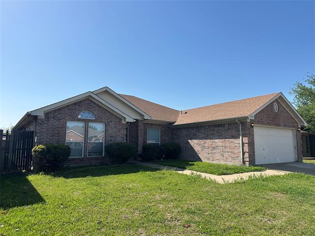 6904 Evening Shade Ln in Arlington, TX - Building Photo