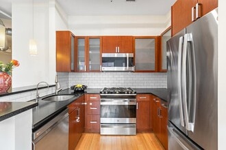 234 10th St, Unit 415 in Jersey City, NJ - Building Photo - Building Photo