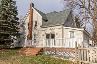 664 Grant St in Watertown, NY - Building Photo - Building Photo