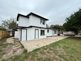 645 W Fronton St, Unit #1 in Brownsville, TX - Building Photo