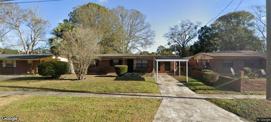 5057 Lincoln Cir N in Jacksonville, FL - Foto de edificio