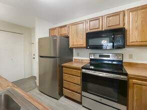 380 E 11th Ave in Anchorage, AK - Building Photo - Building Photo
